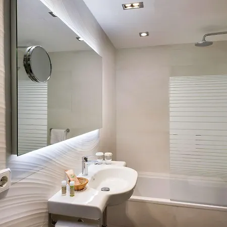 Hotel Ibis Styles Figueres Ronda Zewnętrze zdjęcie